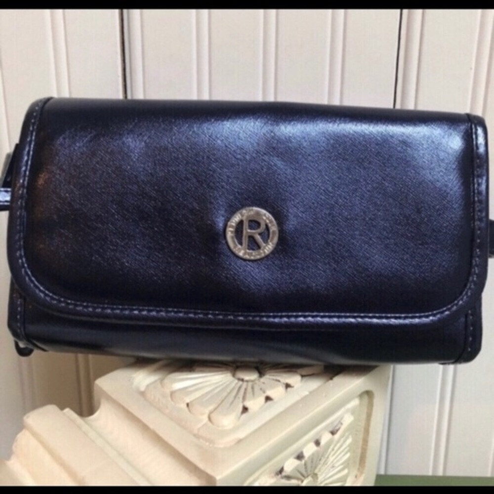 Kenneth Cole Reaction Toiletry Travel Bag w Hanger